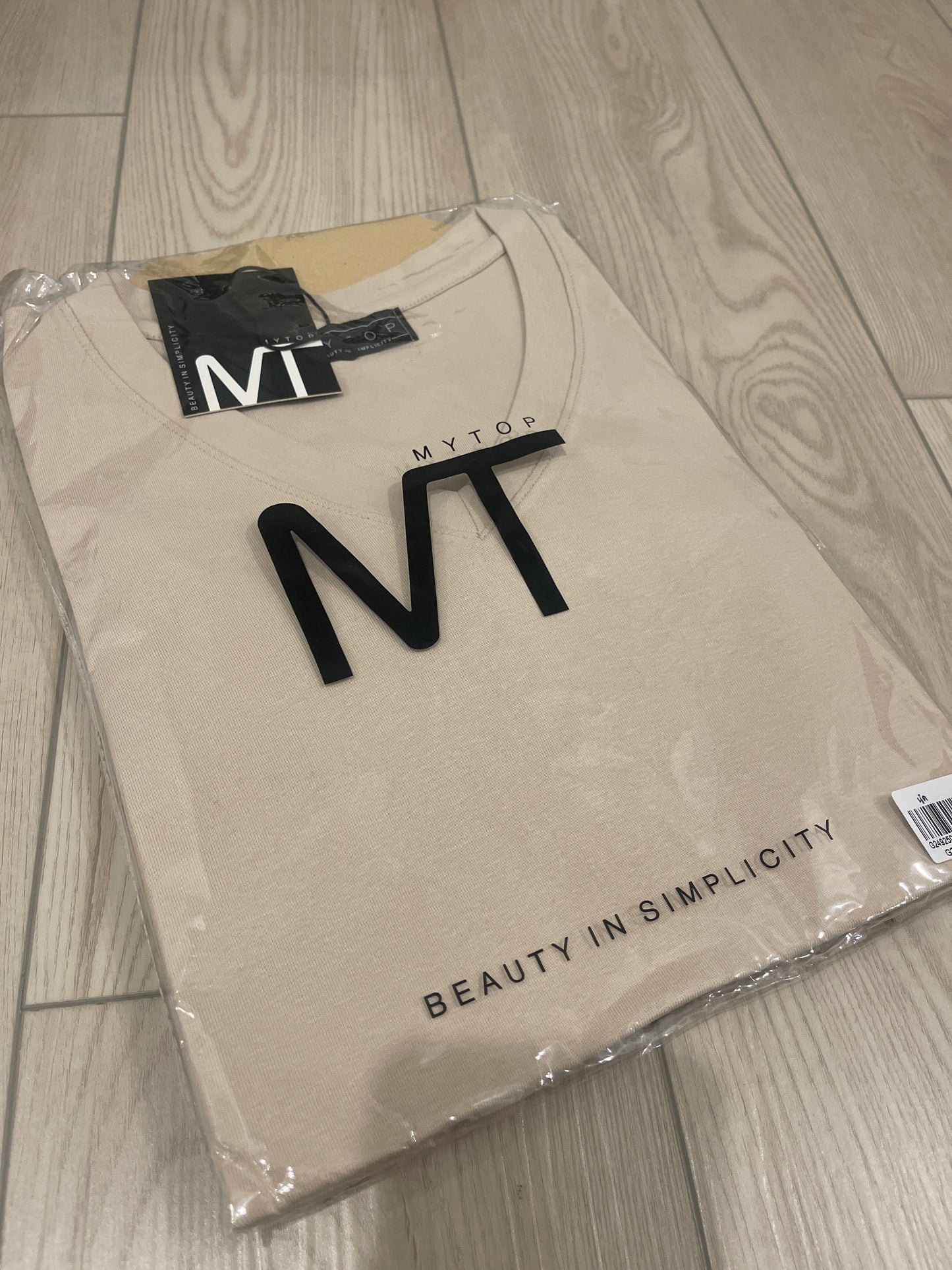 MY TOP V-neck
