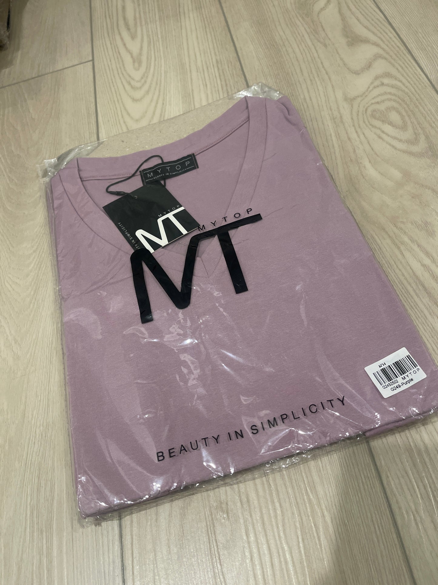 MY TOP V-neck