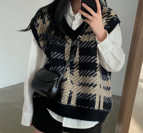 Women's Fashion Knitted Vest - Loose Fit V-Neck Top