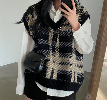 Women's Fashion Knitted Vest - Loose Fit V-Neck Top