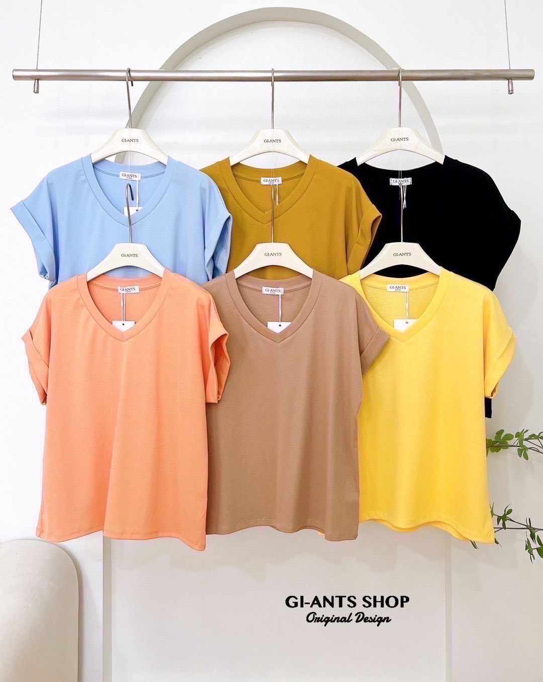 Gi-ants Vneck folded sleeves