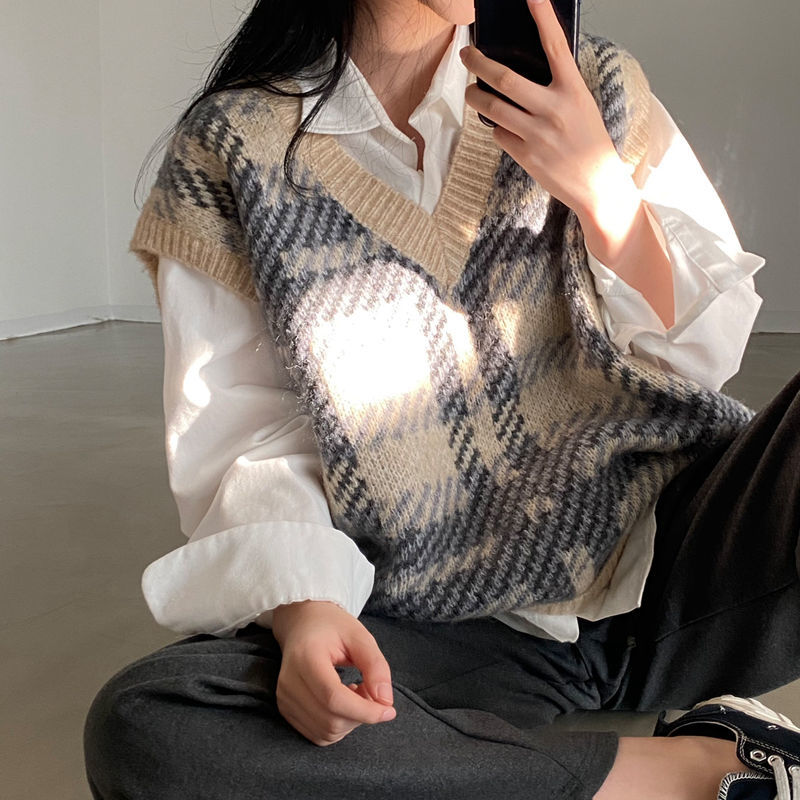 Plaid Knitted Vest Top for Women - Loose Sweater Style