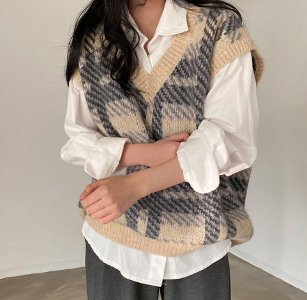 Women's Fashion Knitted Vest - Loose Fit V-Neck Top